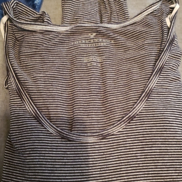 Black striped crop top - Picture 3 of 3